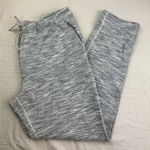 Lululemon women’s Jet Crop *Luon (Slim) pants size 6